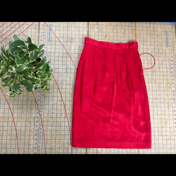 Doncaster Dresses & Skirts - Silk pencil skirt size 10